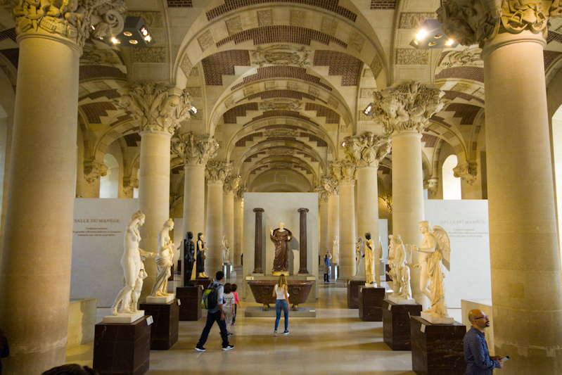 Bathroom Statues :D - Louvre
